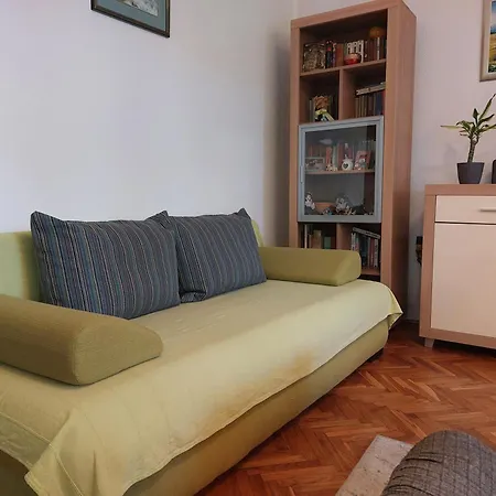 Apartment With A Parking Space Malinska, Krk - 19269 Malinska